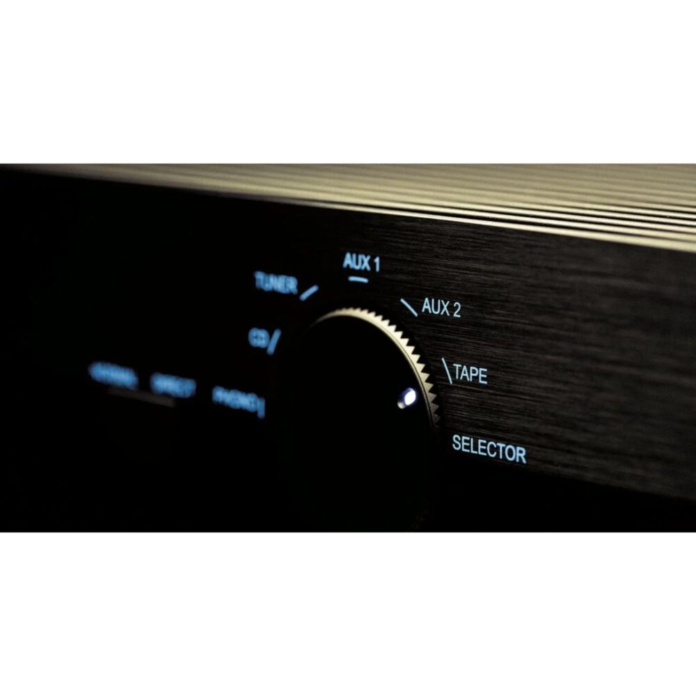 AVStore-Musical-Fidelity-A-Front-Close-Up jpg