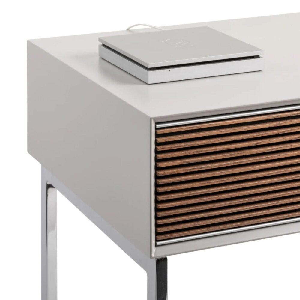 AVStore-Ruark-Audio-R-Close-Up-Soft-Grey jpg