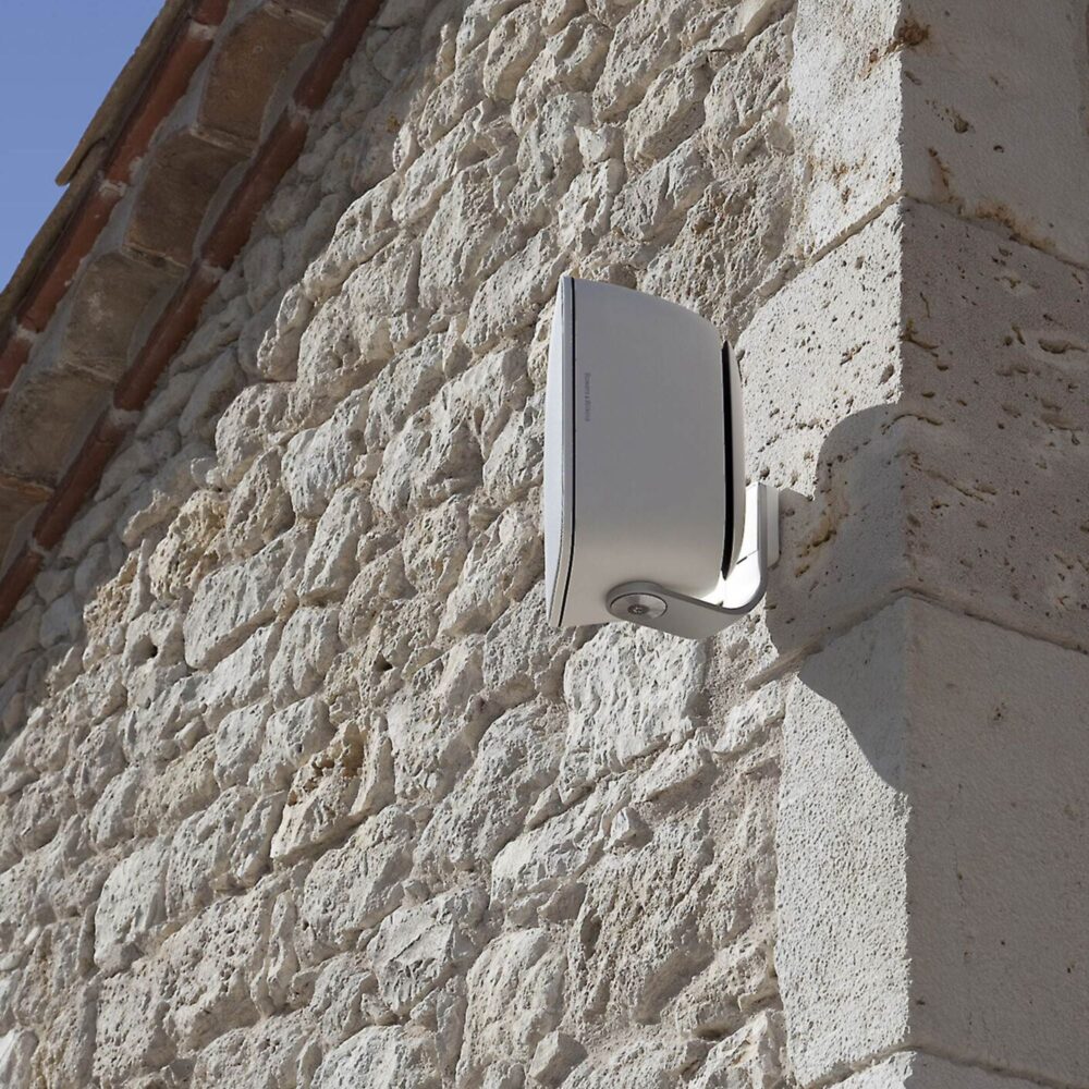 AVStore-Bowers Wilkins-AM--Vertical-Mounting-LifeStyle-White jpg