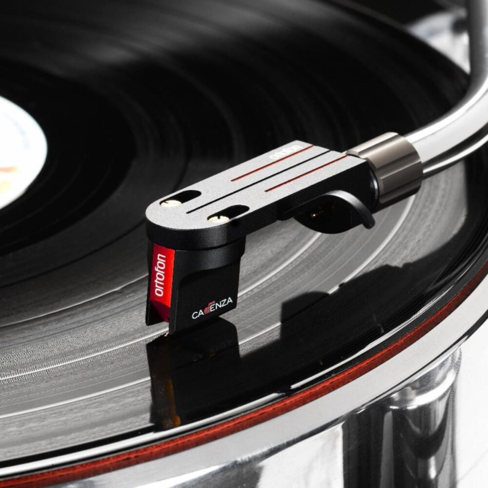 AVStore-Ortofon-MC-Cadenza-Red-On-Cartridge jpg