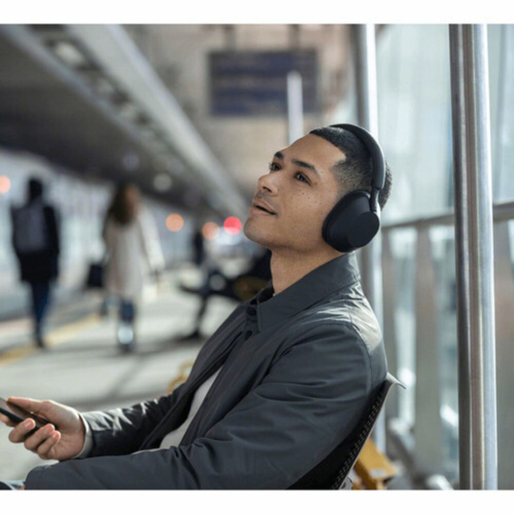 AVStore-Sony-WH--XM-Lifestyle-Black jpg